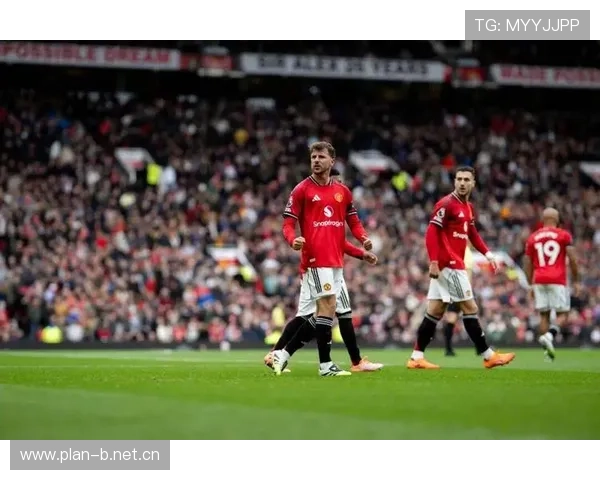 曼联角球制造威胁 阿玛德凌空斩破门助队领先